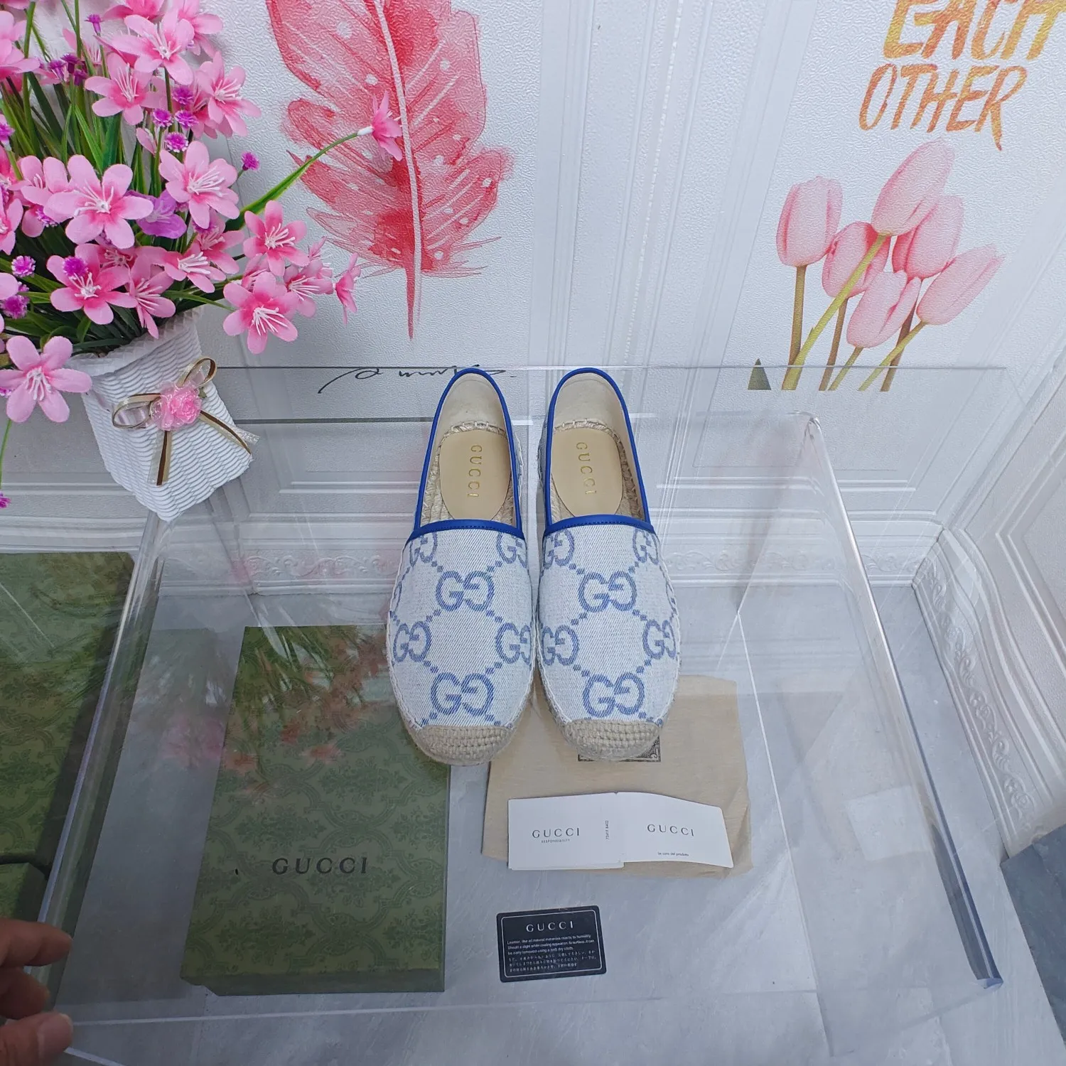 💕💕Factory direct selling price p360💕💕 2025 new color early spring Gucci 🗽🗽Gucci classic logo logo canvas fisherman shoes, espadrille shoes are made of double G imported fabric. The color of the brand's double G flocked letters cross-woven pattern will be reinterpreted every season, and the charm of the collection elements will be interpreted through more fresh and eye-catching materials and designs. Women's size: 35-41 (34, 42 can be customized, non-refundable and non-exchangeable)